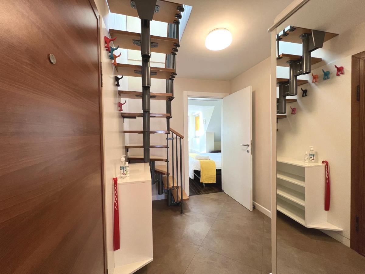 Unique Luxurious Jacuzzi Penthouse Duplex In City Center! 2 Baths! Free Parking! Sofia Esterno foto