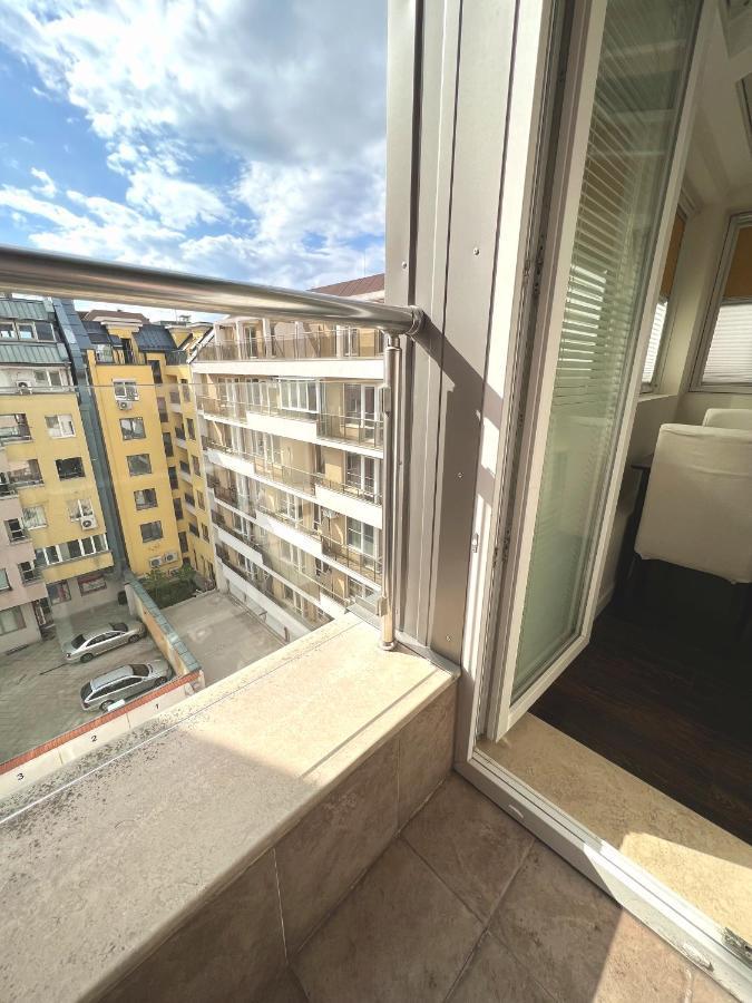 Unique Luxurious Jacuzzi Penthouse Duplex In City Center! 2 Baths! Free Parking! Sofia Esterno foto